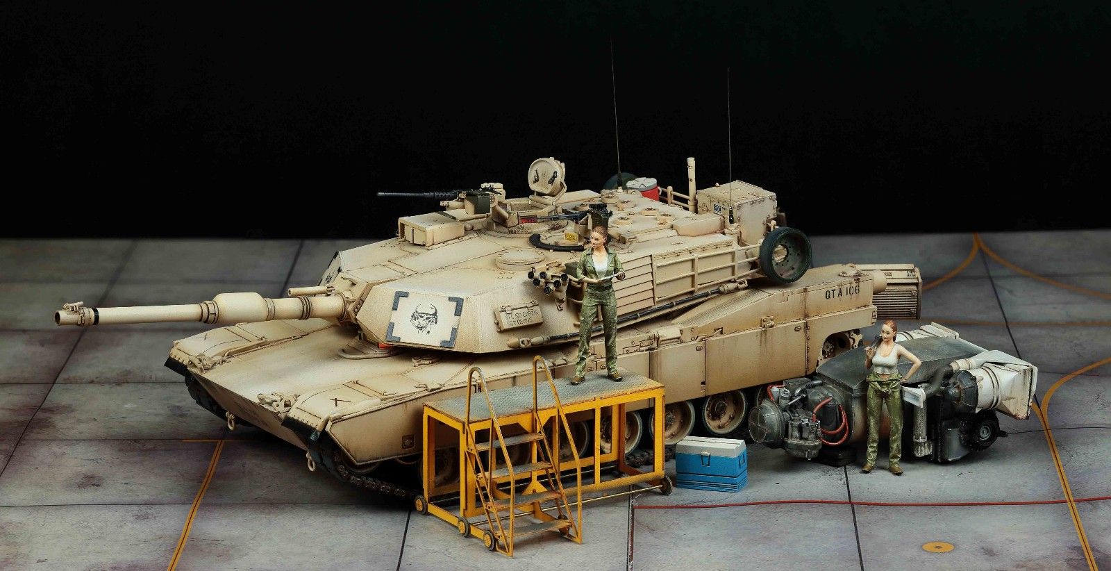 RFM M1A1/ A2 Abrams with Full Interior 2 in 1 1/35
