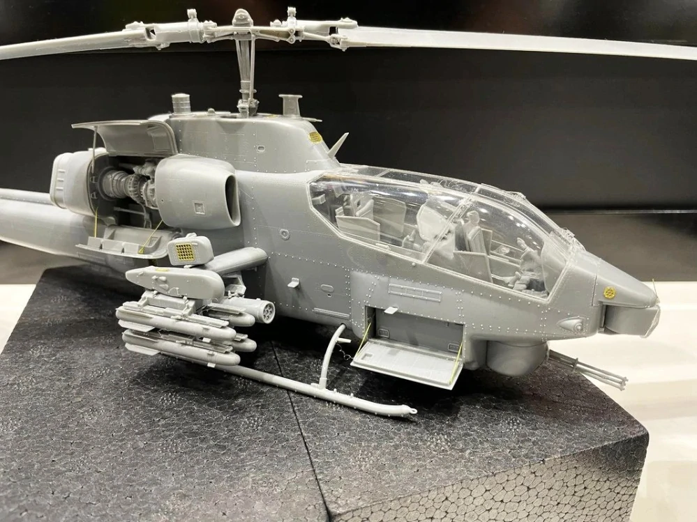 Trumpeter AH-1W Super Cobra 1/35