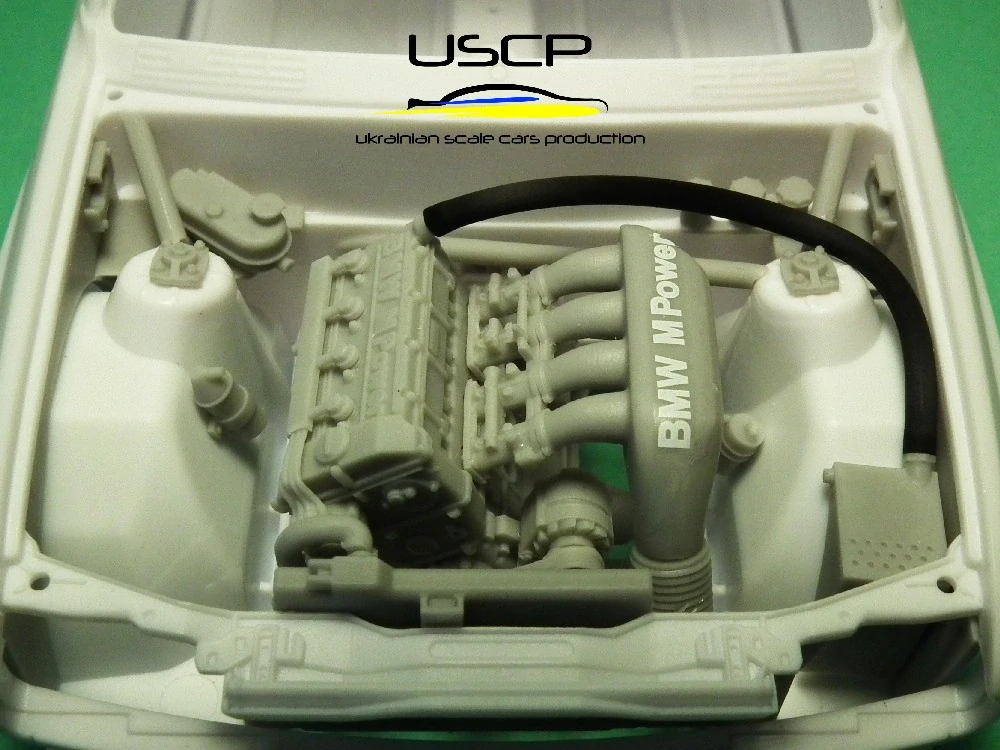 USCP BMW M3 E30 Racing Engine Bay Set - Motorový prostor 1/24