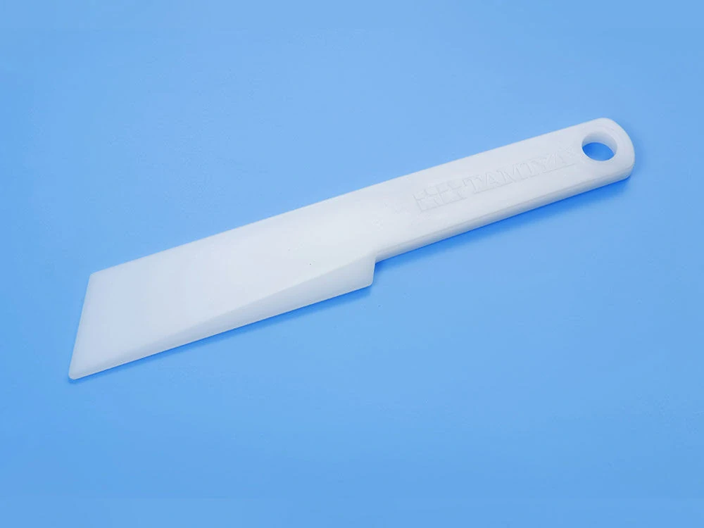 Tamiya Craft Spatula (20mm Width) / Modelářská špachtle