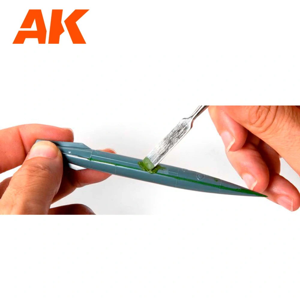 AK Modeling Green Putty - High Quality / Jemný Tmel (vodou ředitelný)
