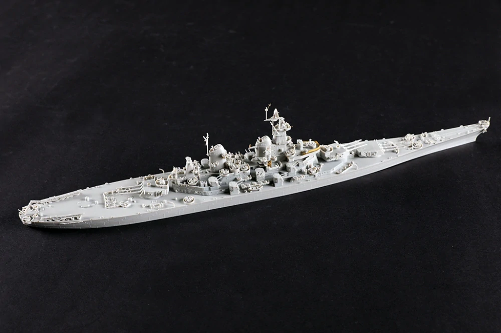 Trumpeter USS Missouri BB-63 1/700