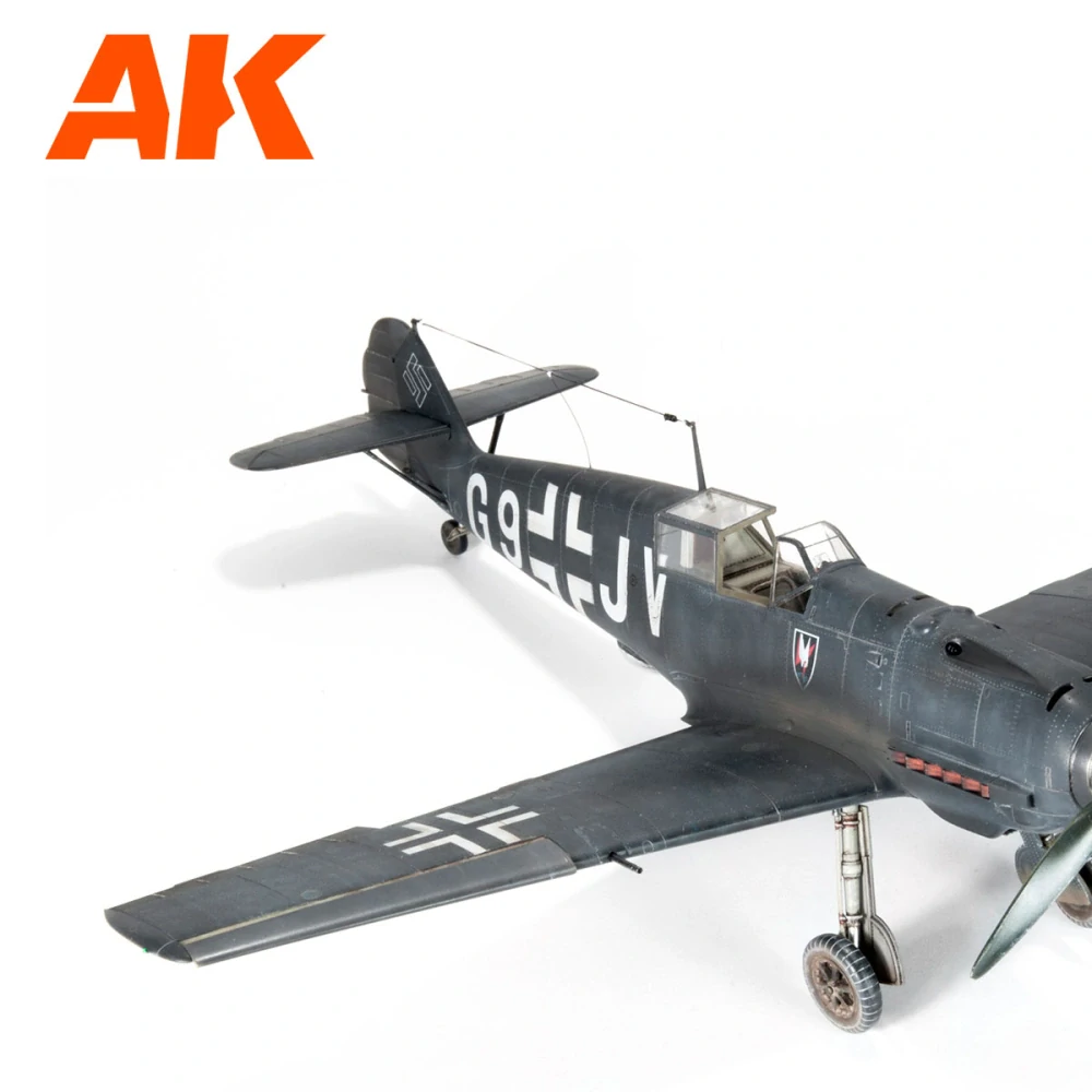 AK Elastic Rigging Bobbin Thin 20m (1/32, 1/35, 1/48) / Elastické vlákno - 0,055mm