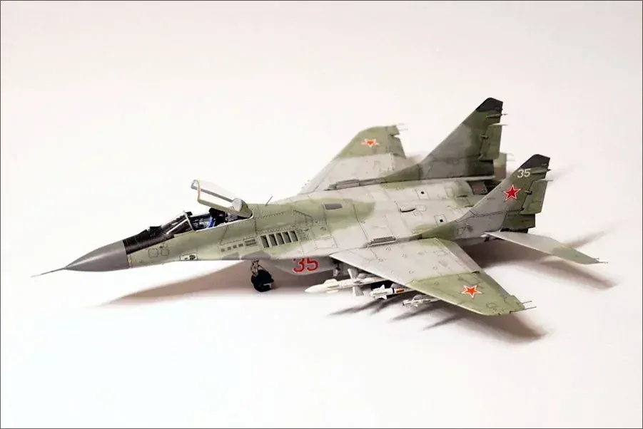 G.W.H MIG-29 9-12 Late Type “Fulcrum” 1/48