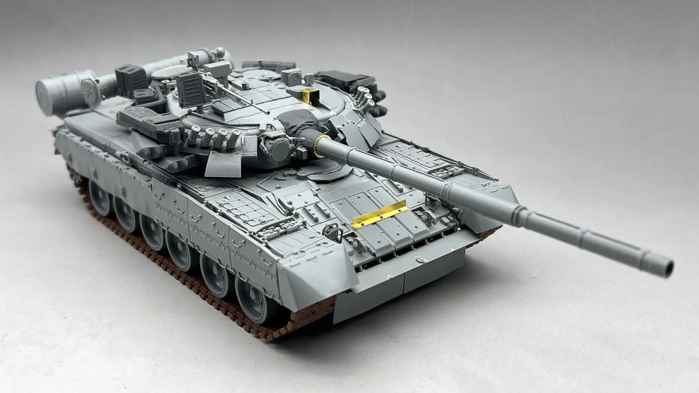 Amusing T-80U M-2 1/35