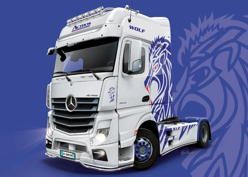 Italeri Mercedes-Benz ACTROS MP4 Giga Space 1/24