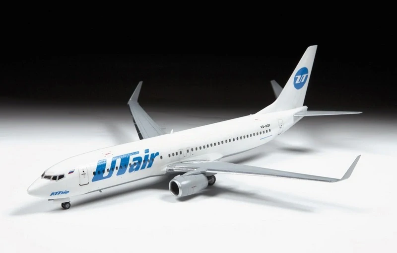 Zvezda Boeing 737-800 1/144