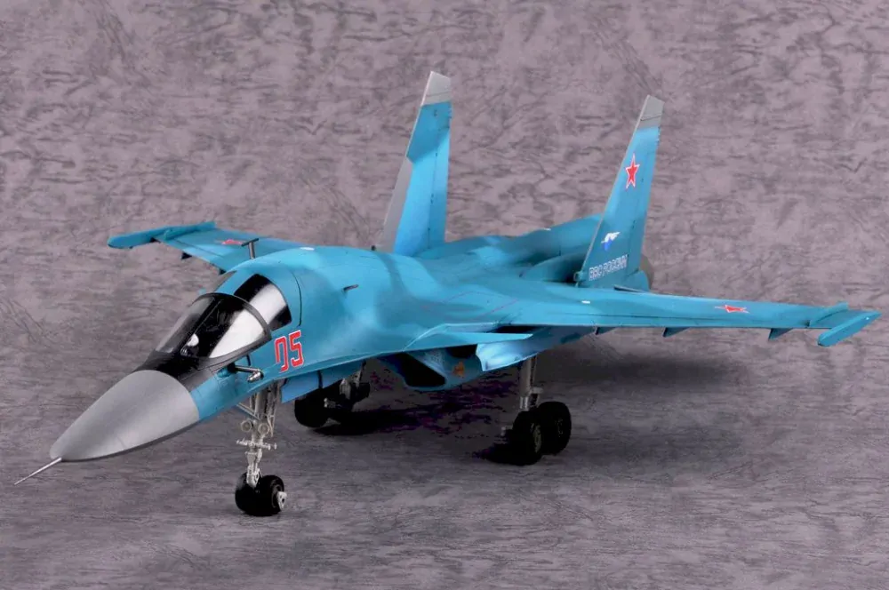 Hobby Boss Russian Su-34 Fullback Fighter-Bomber 1/48