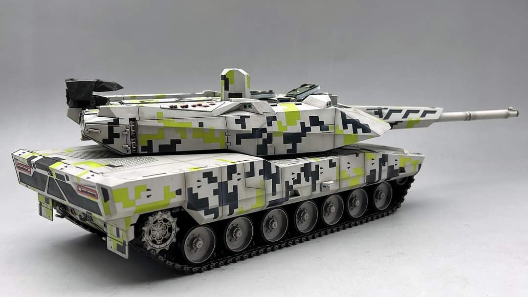 Amusing Hobby KF51 Panther 4TH Generation MBT 1/35