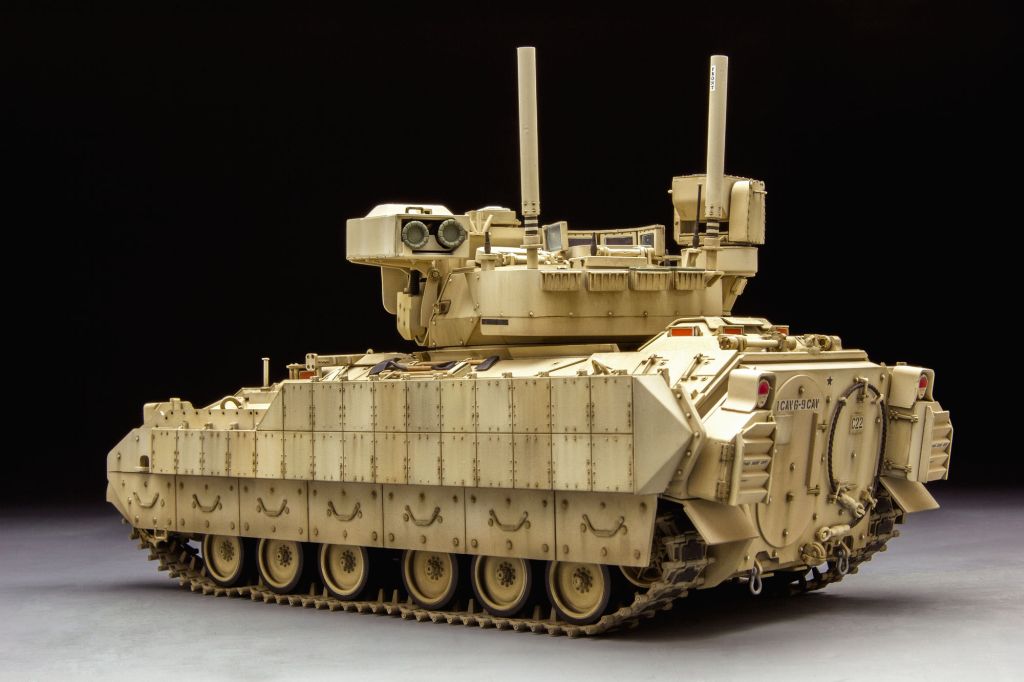 MENG U.S. Cavalry Fighting Vehicle M3A3 Bradley w/BUSK III 1/35