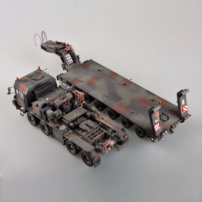 Trumpeter Faun Elephant SLT-56 Panzer transporter 1/35
