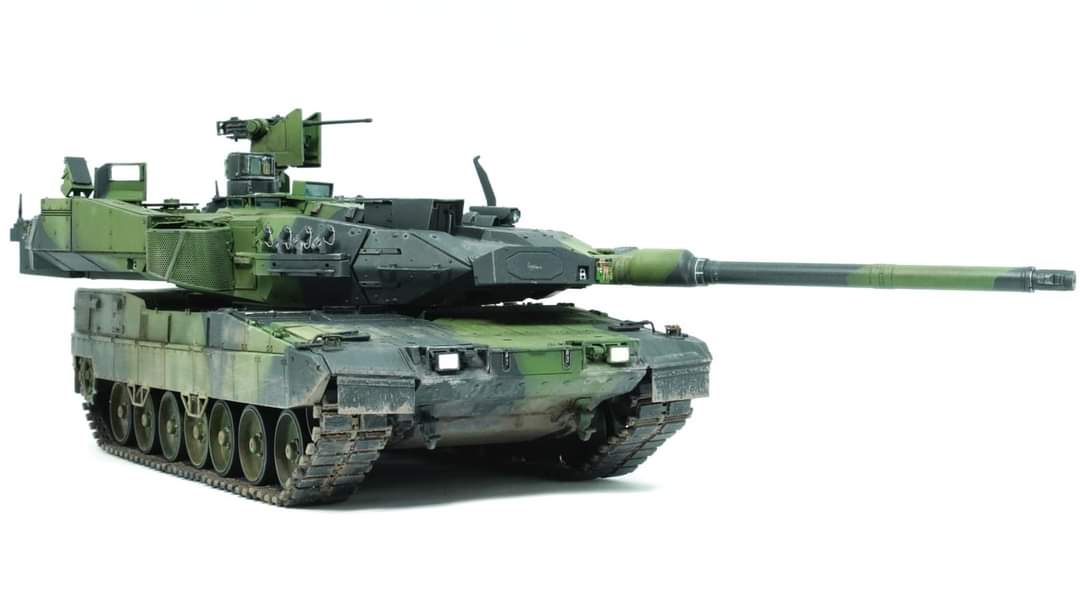 Amusing Hobby Leopard 2 A8 1/35