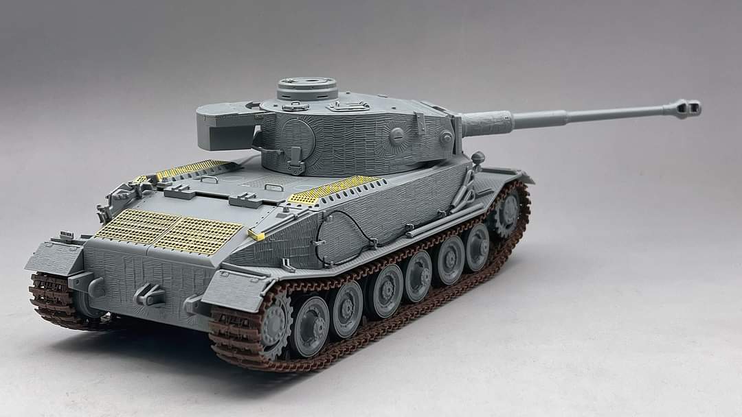 Amusing Hobby Tiger (P) 003 w/Zimmerit May 1944 1/35