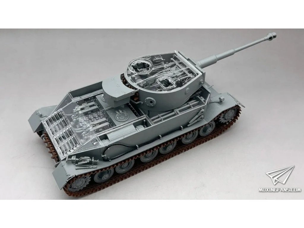 Amusing Hobby PzKpfwg.VI Tiger(P) Truppenübfhz. FULL INTERIOR 1/35