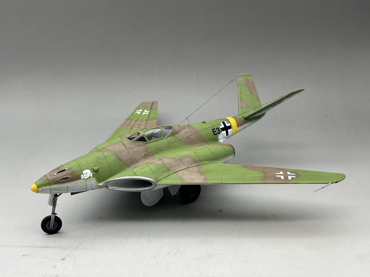 Amusing Hobby Me262 HGIII "V-Tail" 1/48