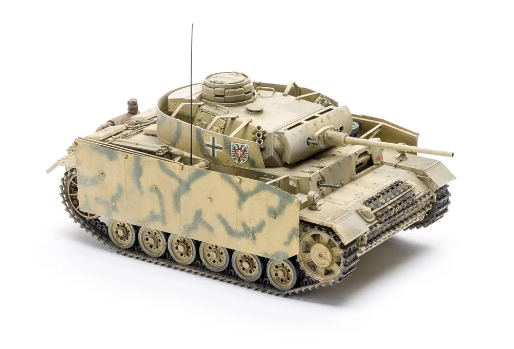 Takom Pz.Kpfw.III Ausf.M mit Schürzen 1/35