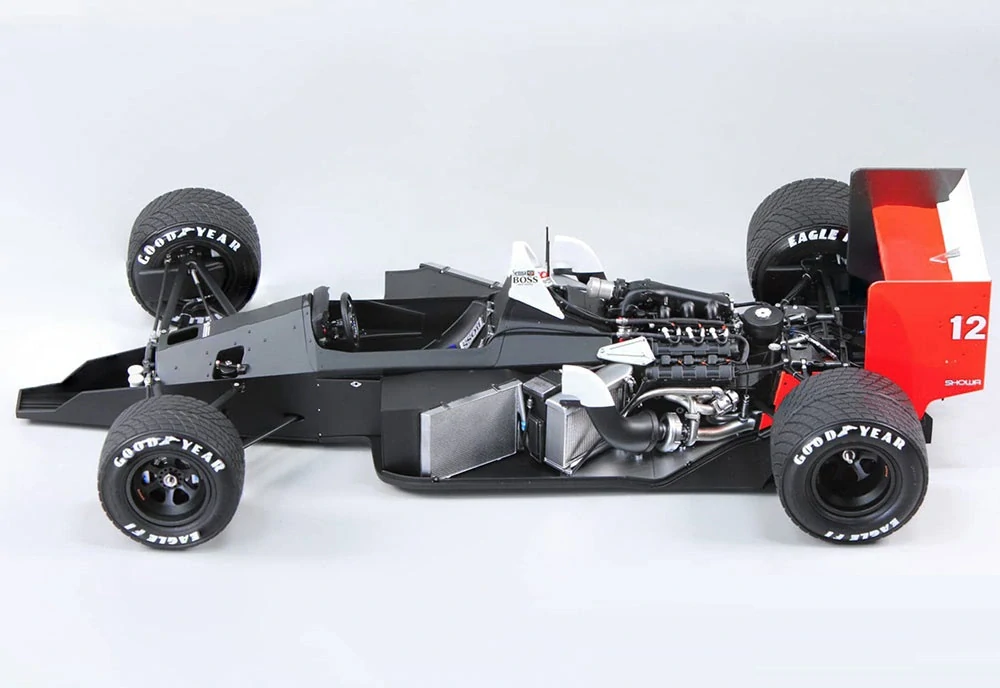 Beemax MCLAREN MP4/4 1988 World Champion With Rain Tyres 1/12