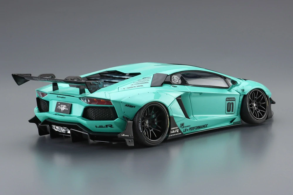 Aoshima LB-WORKS Lamborghini Aventador Limited Edition Ver.2 1/24