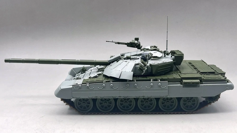 Amusing T-72AMT Ukraine Main Battle Tank 1/35 (Předobjednávka říjen)
