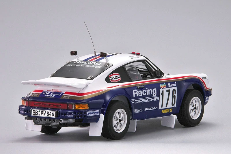 Beemax Porsche 911 Carrera 3.2 Paris Dakar Win. '84 1/24 (Předobjednávka říjen)