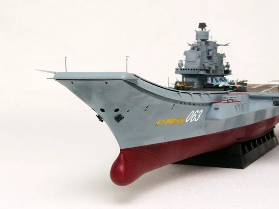 Trumpeter Admiral Kuznetsov Aircraft Carrier 1/350