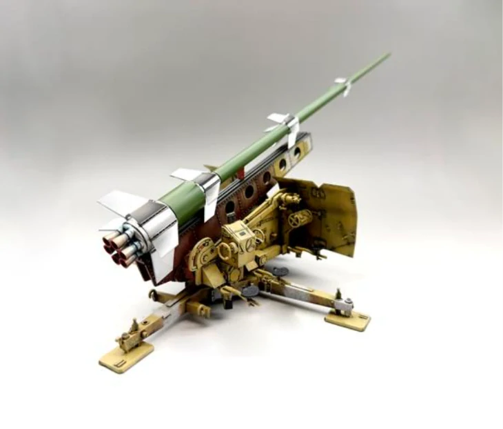 Amusing Hobby Rheinbote RH.Z.61/9 Rheinmetall long-range rocket 1/35 (Předobjednávka leden)