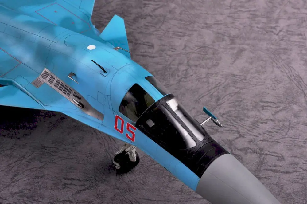Hobby Boss Russian Su-34 Fullback Fighter-Bomber 1/48