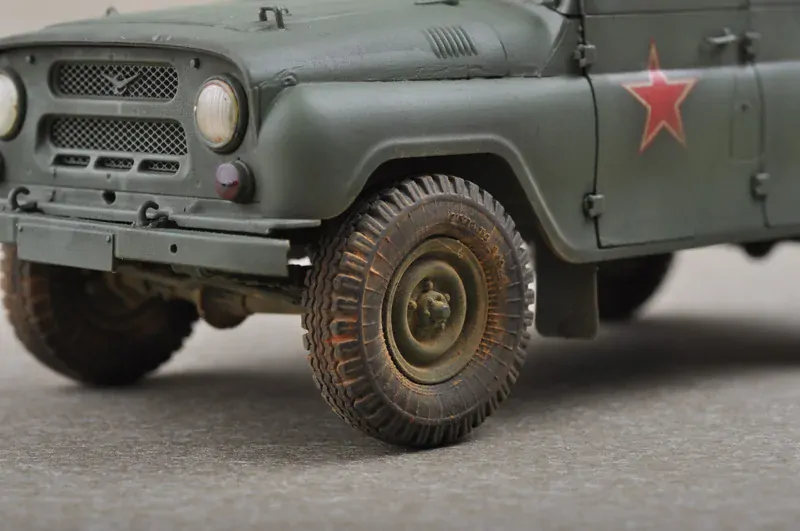 Trumpeter Soviet UAZ-469 All-Terrain Vehicle (ČR) 1/35