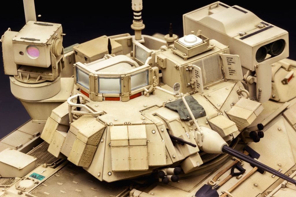 MENG U.S. Cavalry Fighting Vehicle M3A3 Bradley w/BUSK III 1/35