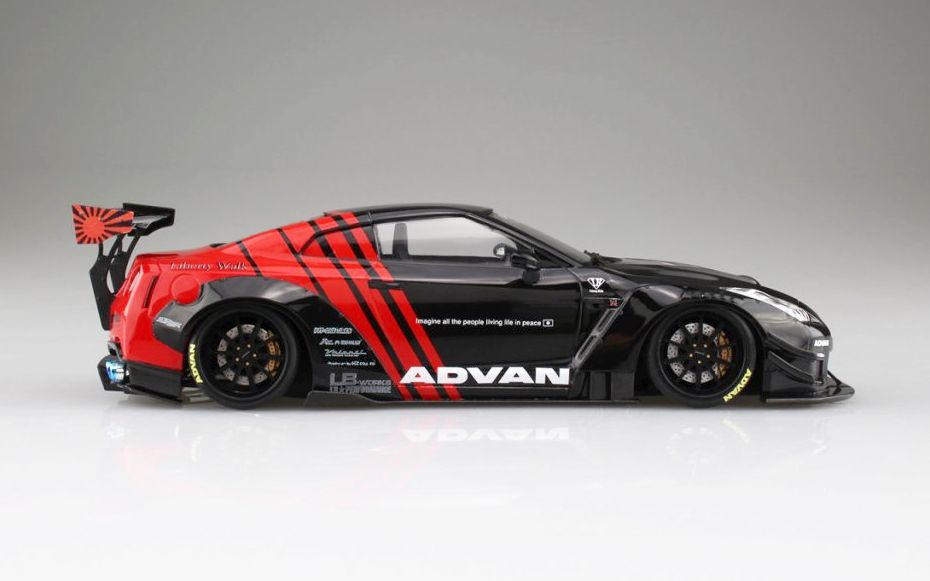 Aoshima LB Works Nissan R35 GT-R type 2 Ver.2 1/24