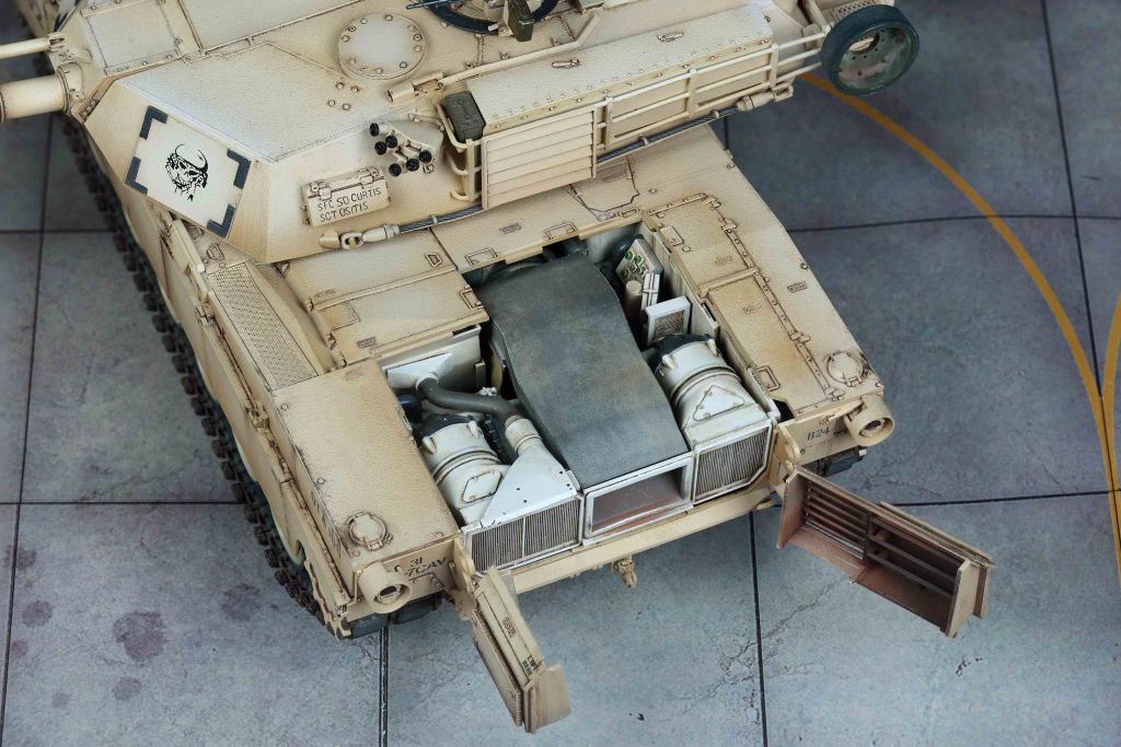 RFM M1A1/ A2 Abrams with Full Interior 2 in 1 1/35