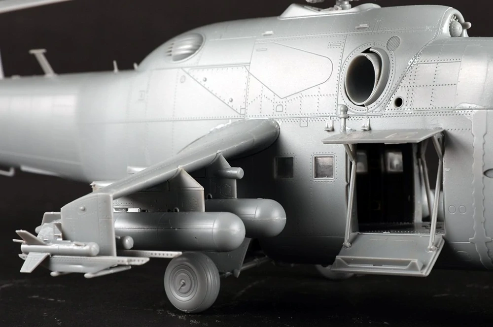 Trumpeter Mi-24A Hind-B 1/48