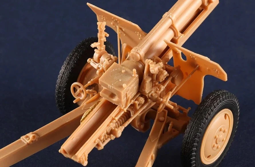 I Love Kit USA CCKW-352 Machine Gun Turret Version and M2A1 105MM Howitzer 1/35