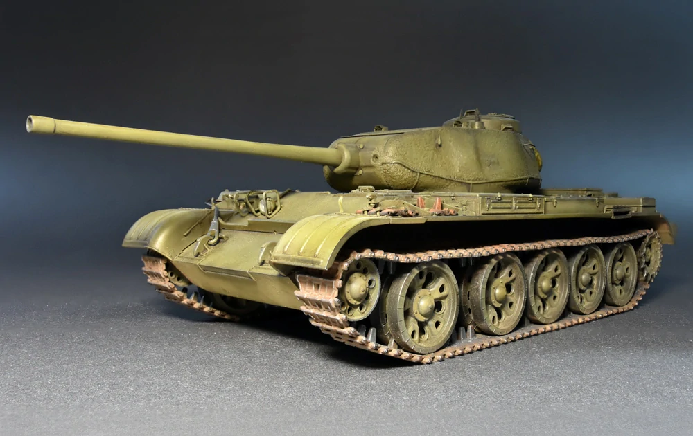 MiniArt T-44M Soviet Medium Tank Full Interior - With Workable Tracks 1/35
