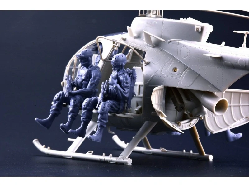 Kitty Hawk AH-6J/MH-6J Little Bird w/Figures 1/35