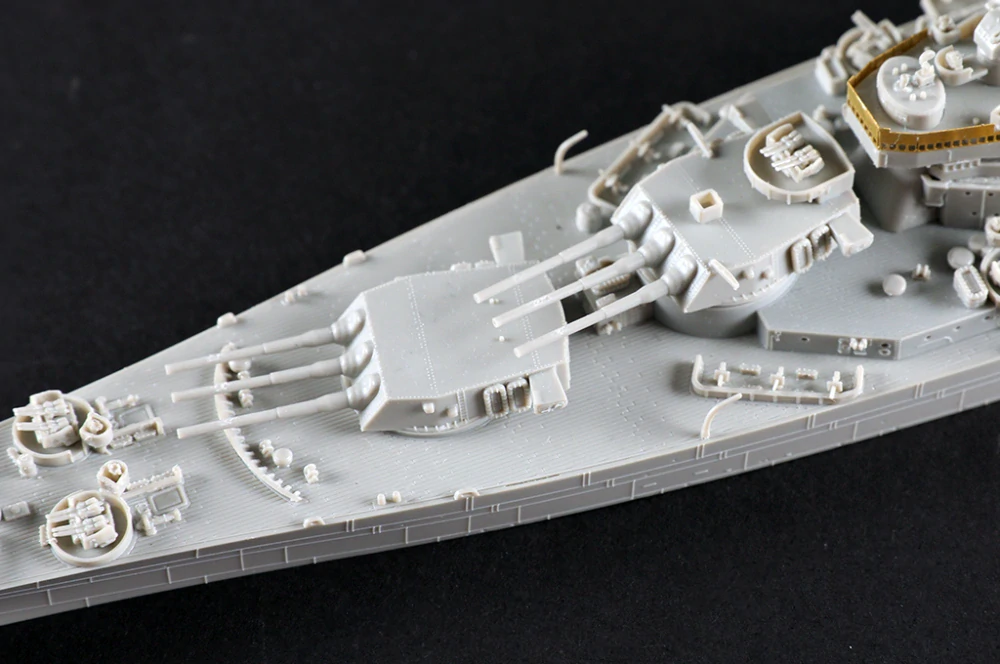 Trumpeter USS Missouri BB-63 1/700