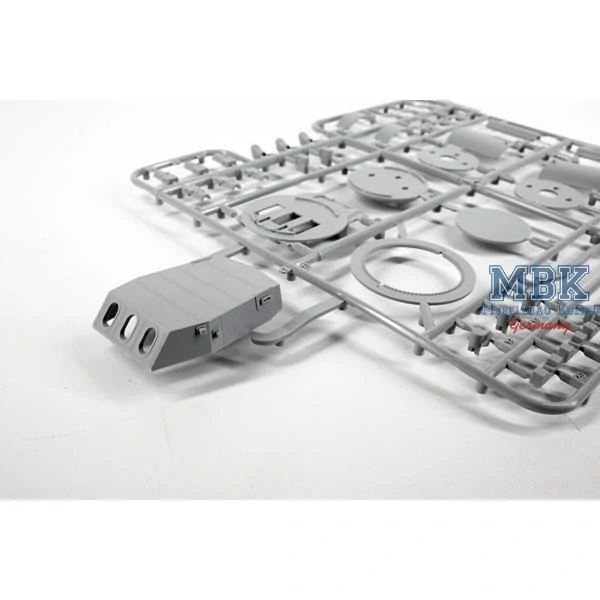 Very Fire U.S. Navy Battleship BB-67 USS MONTANA 1/350