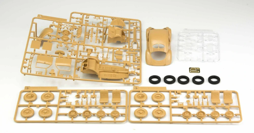 RFM German Staff Car Type 82E w/ full Interior 1/35