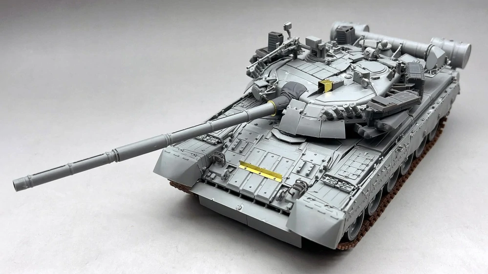 Amusing T-80U M-2 1/35