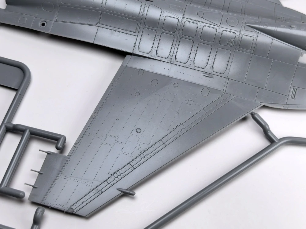 Minibase F-16A Block 20 Fighting Falcon 1/48 (Předobjednávka)