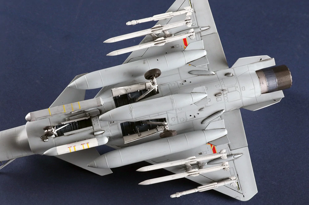 Trumpeter PLAAF J-10C Vigorous Dragon 1/48