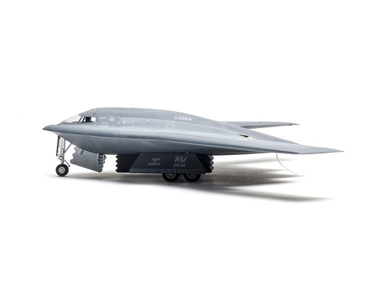 Modelcollect USAF B-2A Spirit Stealth Bomber With AGM-158 Missile 1/72