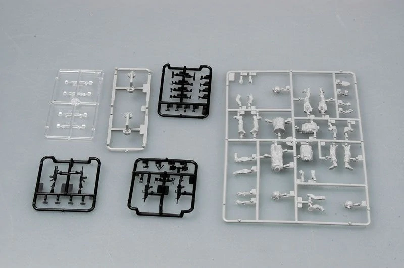 Trumpeter Modern U.S. Army Armor Crewman & Infantry 1/35