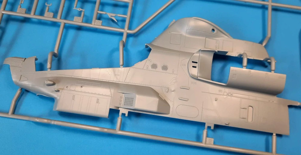Hobby 2000 AH-1Z Viper, Czech Air Force (ČR) 1/35
