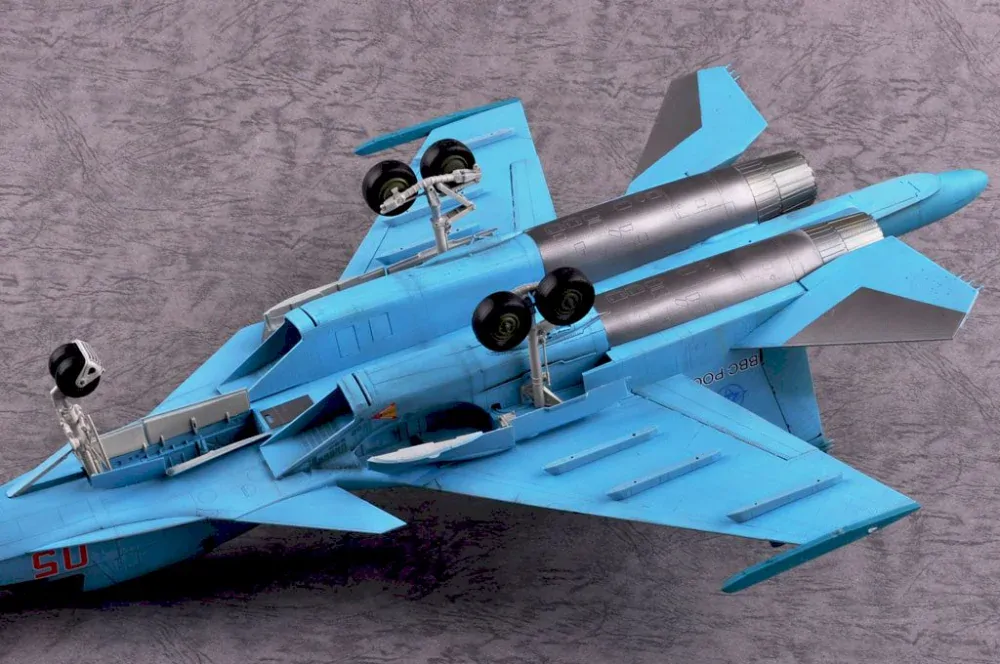 Hobby Boss Russian Su-34 Fullback Fighter-Bomber 1/48