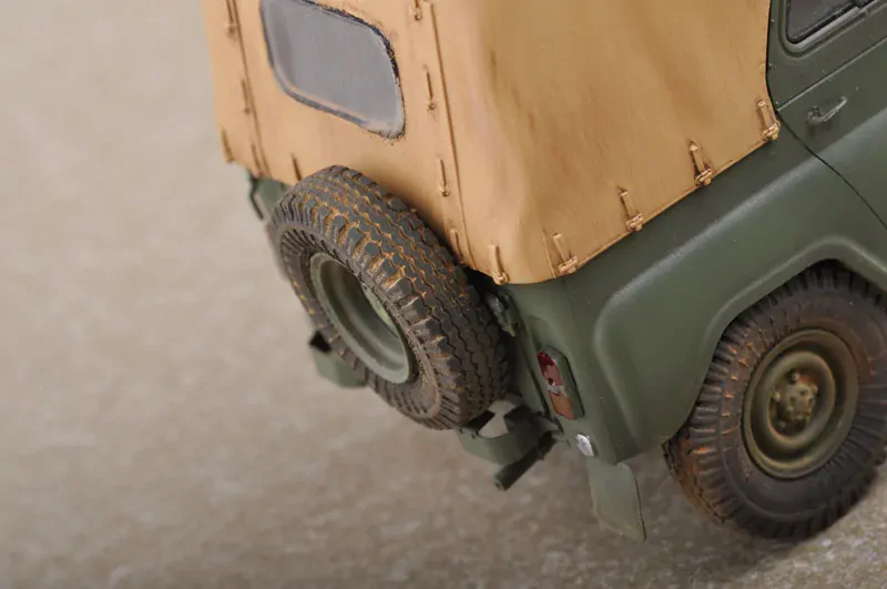 Trumpeter Soviet UAZ-469 All-Terrain Vehicle (ČR) 1/35