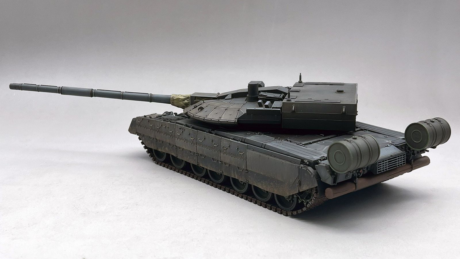 Amusing Hobby Black Eagle Object 640 1/35