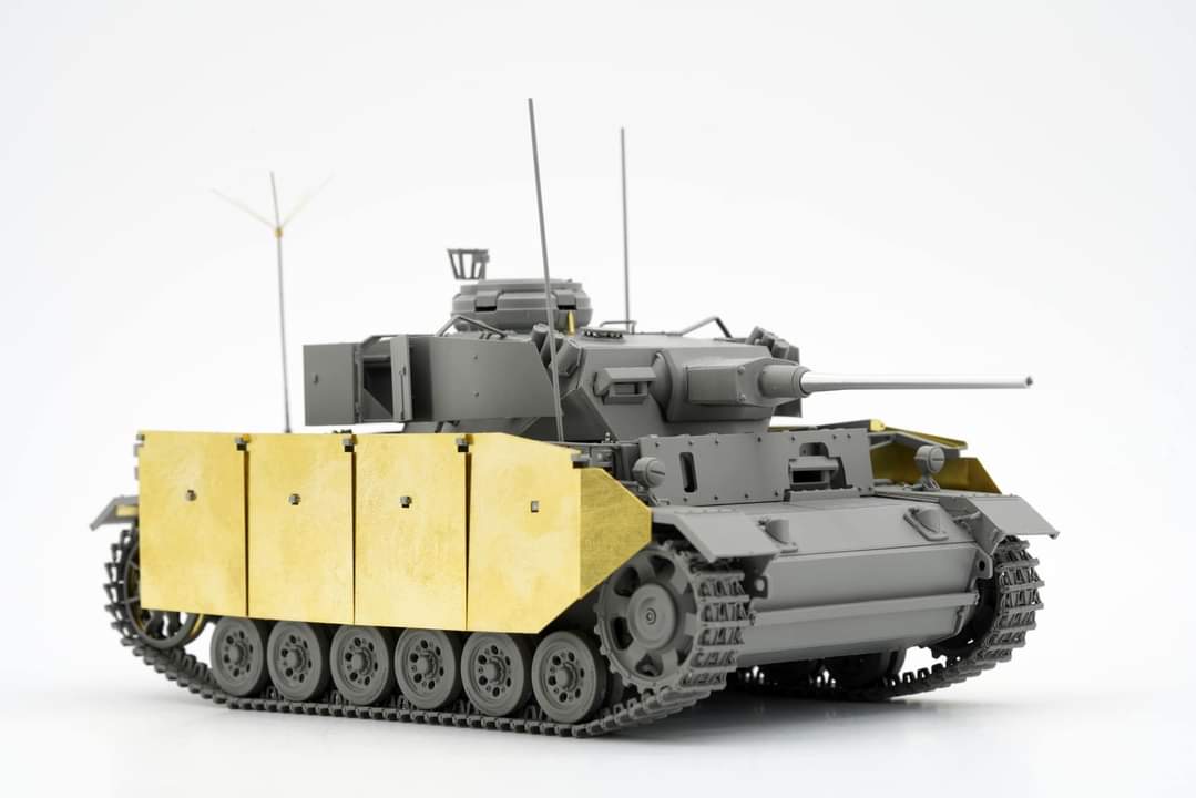 Border Model Pz.Bef.Wg.III Ausf.K with Schurzen 1/35