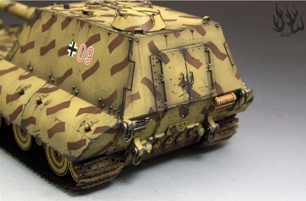 Amusing Jagdpanzer E-100 1/35