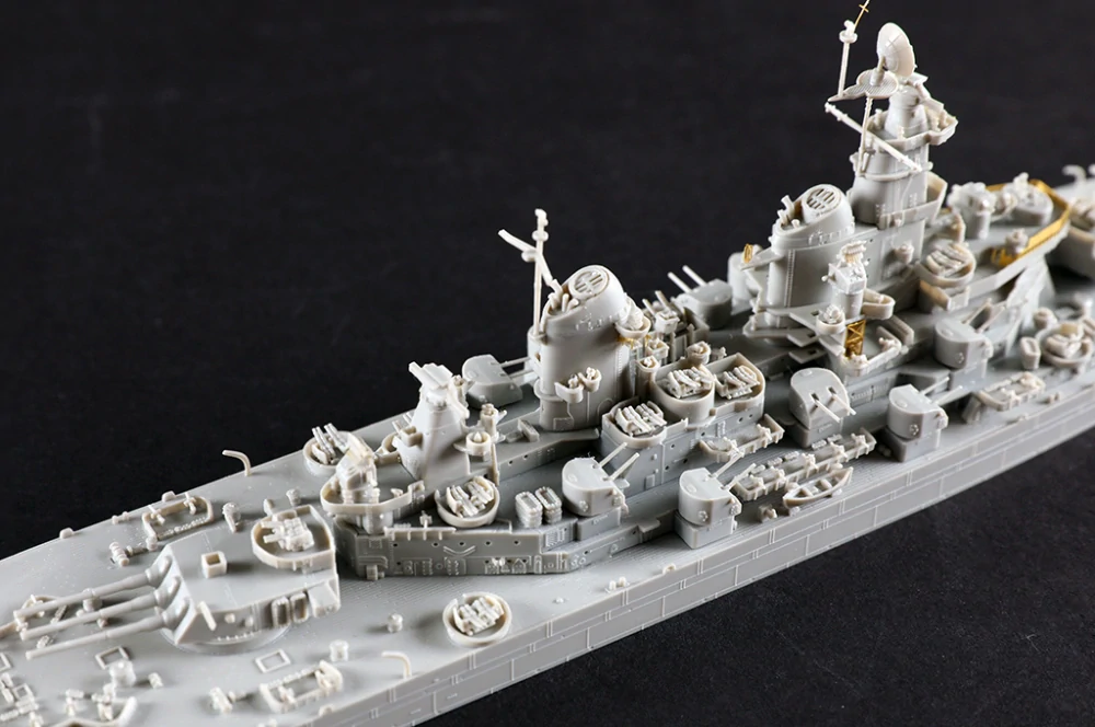 Trumpeter USS Missouri BB-63 1/700